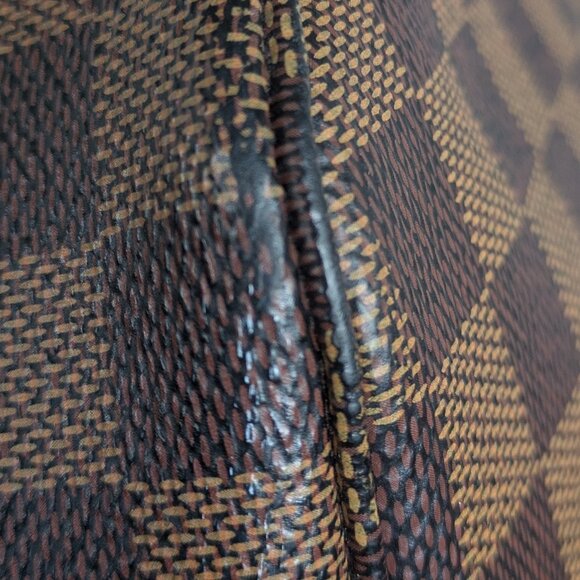 Louis Vuitton Brown Checkered Shoulder Bag - Picture 11 of 12